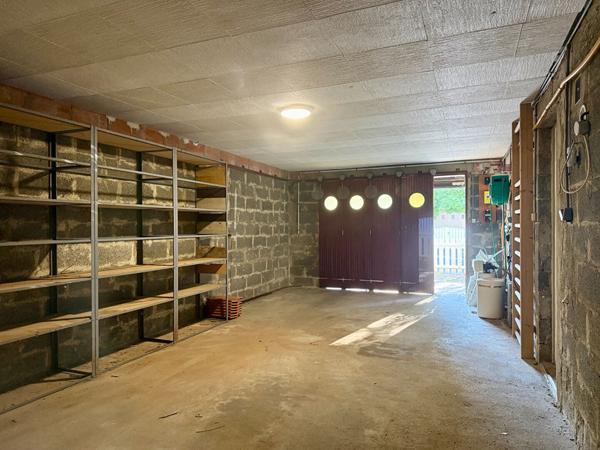 ROCHEFORT : Maison familiale 4 chambres avec jardin, garage et fort potentiel