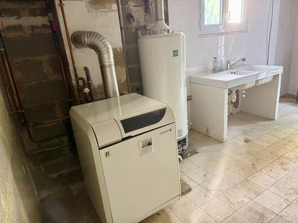 ROCHEFORT : Maison familiale 4 chambres avec jardin, garage et fort potentiel