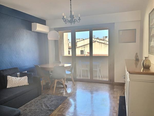 A louer une chambre en colocation dans un appartement de type 3 - Marseille 13005 - secteur Baille