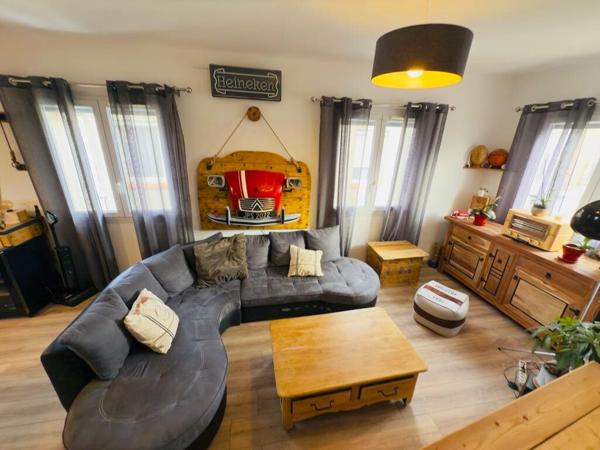 Maison de village T4 grand garage 3 faces Canohes