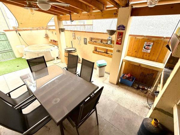 Maison de village T4 grand garage 3 faces Canohes