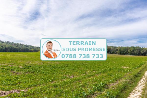 Terrain de 9 702 m²