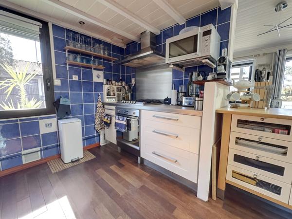 GUJAN-MESTRAS ! Maison 5 pièces de 107 m2, piscine, terrasse, parcelle exposée Ouest !