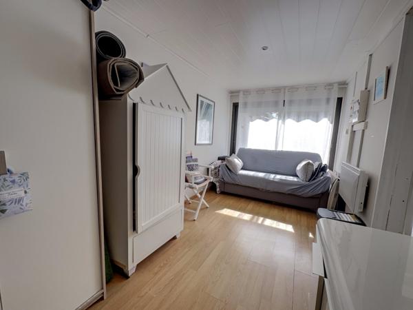 GUJAN-MESTRAS ! Maison 5 pièces de 107 m2, piscine, terrasse, parcelle exposée Ouest !