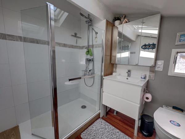 GUJAN-MESTRAS ! Maison 5 pièces de 107 m2, piscine, terrasse, parcelle exposée Ouest !