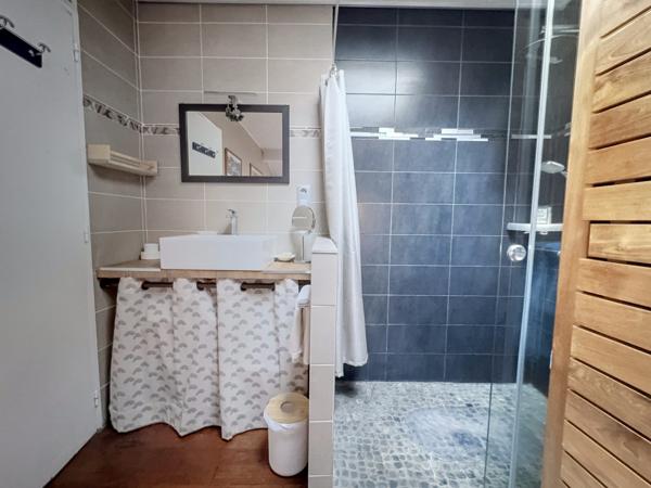 GUJAN-MESTRAS ! Maison 5 pièces de 107 m2, piscine, terrasse, parcelle exposée Ouest !