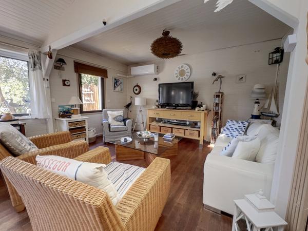 GUJAN-MESTRAS ! Maison 5 pièces de 107 m2, piscine, terrasse, parcelle exposée Ouest !