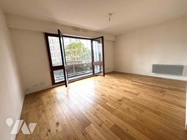  PARIS 15ème - QUARTIER SAINT LAMBERT (METRO CONVENTION) - APT 2 PIECES 48 M² + BALCON