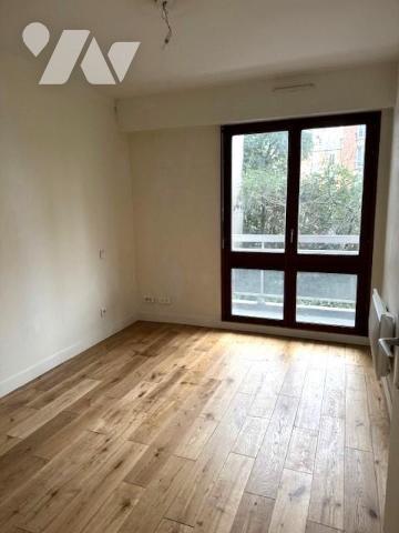  PARIS 15ème - QUARTIER SAINT LAMBERT (METRO CONVENTION) - APT 2 PIECES 48 M² + BALCON