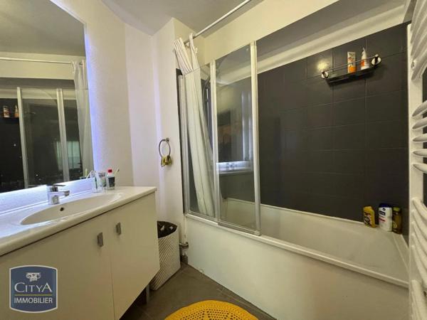 Appartement à louer 2 pièces 55.66m² Maubeuge (59600)