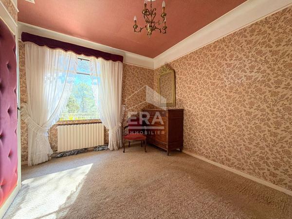 A VENDRE 84120 LA BASTIDONNE MAISON TYPE 4 PIECES D'ENVIRON 109M² AVEC DOUBLE GARAGE ET JARDIN