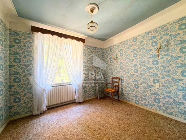 A VENDRE 84120 LA BASTIDONNE MAISON TYPE 4 PIECES D'ENVIRON 109M² AVEC DOUBLE GARAGE ET JARDIN