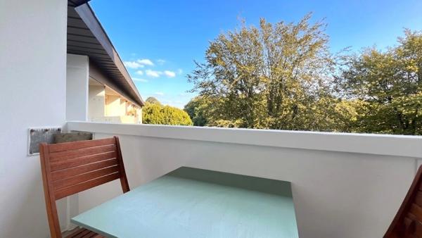 Appartement à vendre situé au dernier étage, de type 4, d’une surface habitable de 78 m², avec 3 balcons.