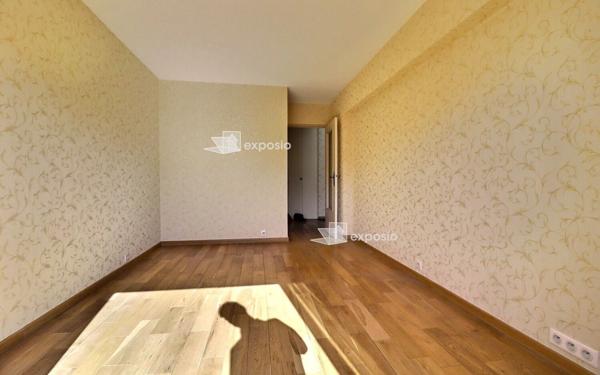 Appartement à vendre    2 pièces • 45,40 m2 Paris 19