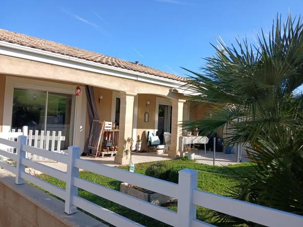 Maison familiale de plain-pied 1400 m2 de terrain CHAMPN