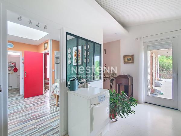 Maison d'architecte 8 pièces, 206 m², située Vernouillet, 600 mètres de la gare SNCF de Dreux