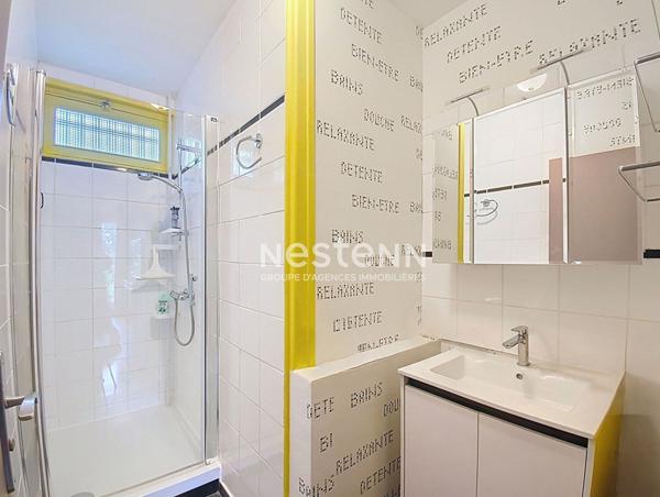 Maison d'architecte 8 pièces, 206 m², située Vernouillet, 600 mètres de la gare SNCF de Dreux