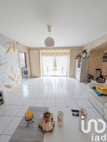 Maison 8 pièces de 193 m² à Argentonnay (79150)