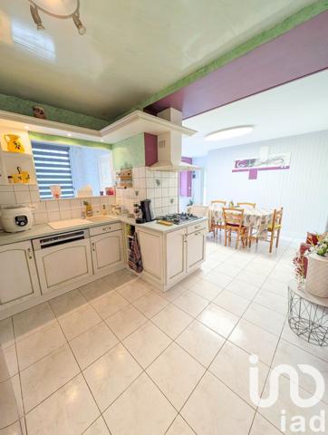 Maison 8 pièces de 193 m² à Argentonnay (79150)