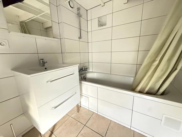 Location Appartement 1 pièces 25 m2 à Combs-la-Ville