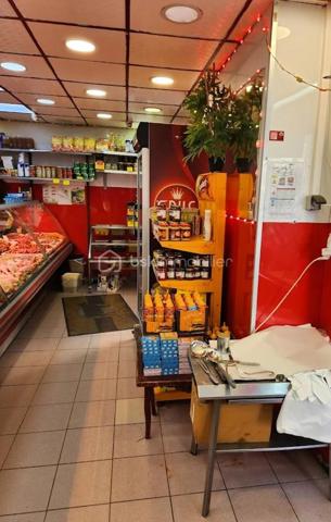 Fonds de commerce de 77,99 m²