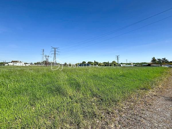 Terrain de 8 966 m²