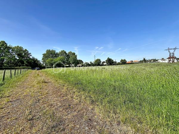 Terrain de 8 966 m²