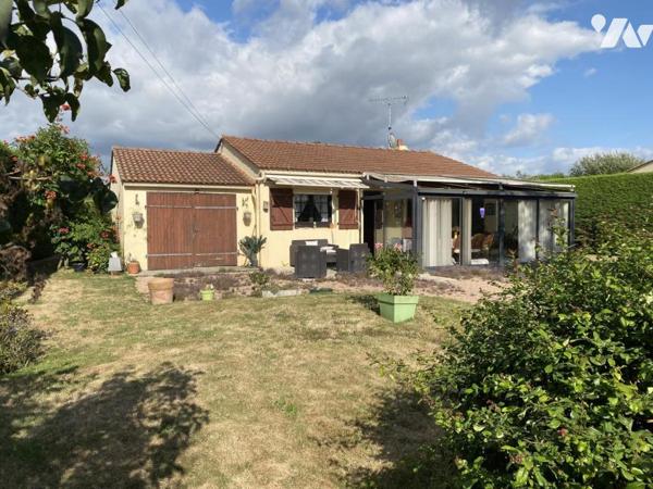 SAINT JULIEN DES LANDES Maison avec beau terrain