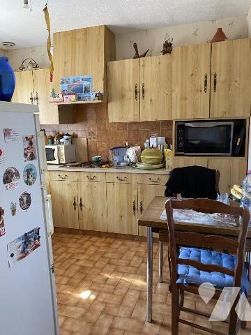 SAINT JULIEN DES LANDES Maison avec beau terrain