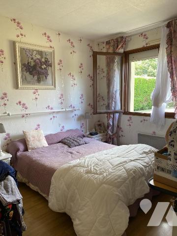 SAINT JULIEN DES LANDES Maison avec beau terrain