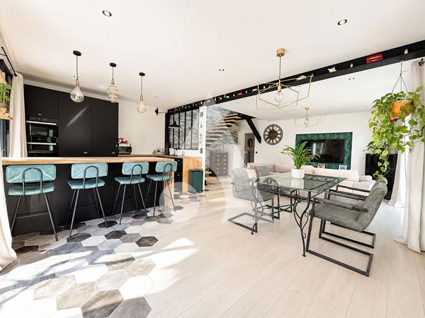 Maison 7 pièces 196.2 m2