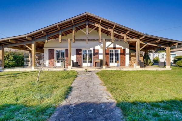 Audenge (33980) Maison 6 pièces 132m2 habitables avec terrasses sur parcelle d'environ 1057m2