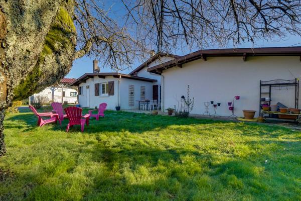 Audenge (33980) Maison 6 pièces 132m2 habitables avec terrasses sur parcelle d'environ 1057m2