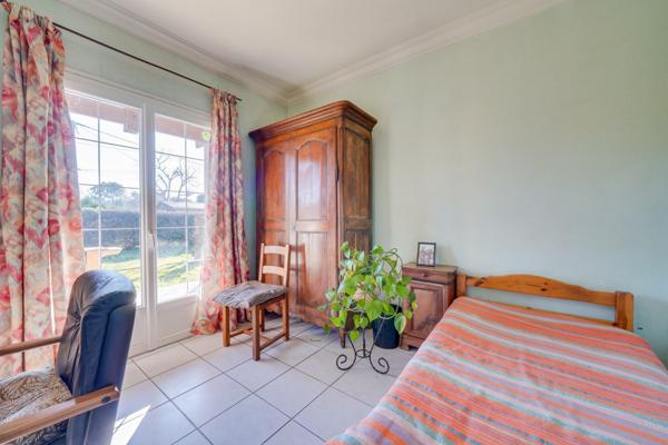 Audenge (33980) Maison 6 pièces 132m2 habitables avec terrasses sur parcelle d'environ 1057m2