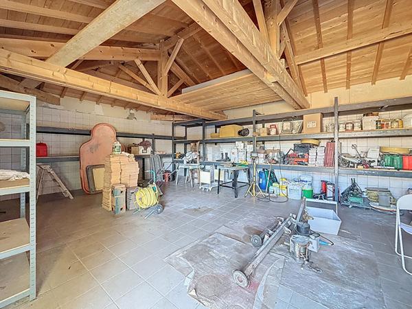 Maison familiale de 110 m2, 3 chambres, centre ville avec dépendances, garage terrain de 1335 m2 constructible