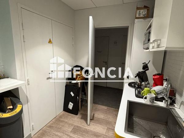 À vendre Local commercial 63 m² - ÉChirolles 38130