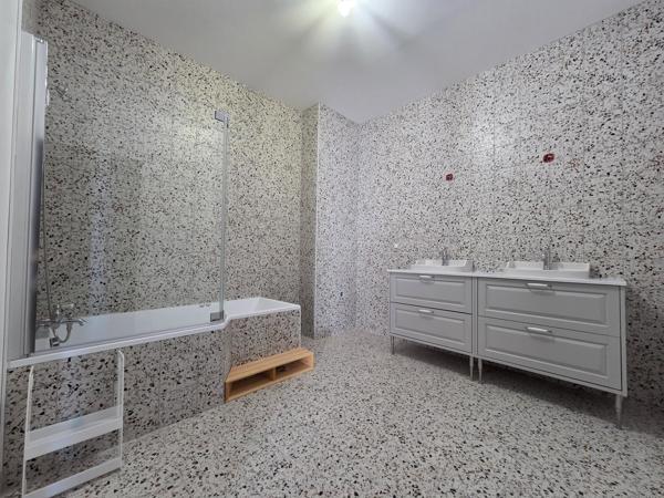 Appartement à TROYES, 10000 - 4 pièces 117m²