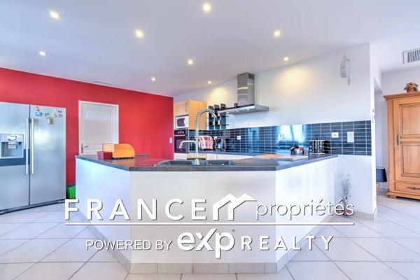 Maison de qualité avec piscine et vue dominante sur les Pyrénées