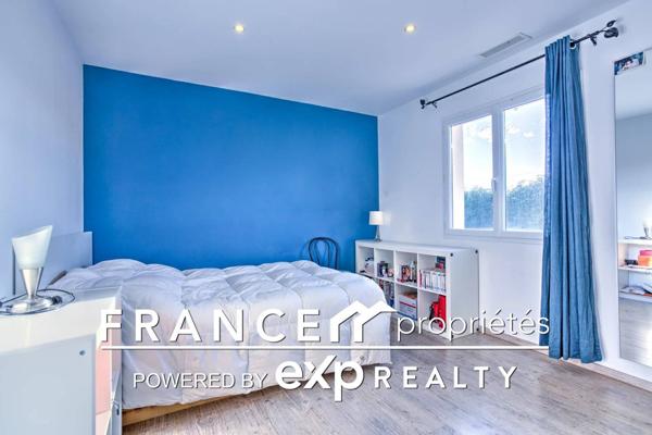 Maison de qualité avec piscine et vue dominante sur les Pyrénées