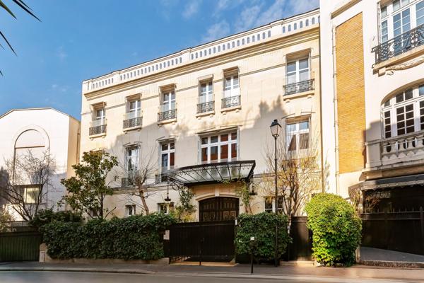 Vente Maison de luxe Neuilly-sur-Seine 11 Pièces 1138 m²