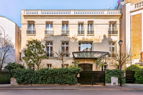 Vente Maison de luxe Neuilly-sur-Seine 11 Pièces 1138 m²