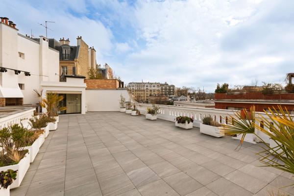 Vente Maison de luxe Neuilly-sur-Seine 11 Pièces 1138 m²