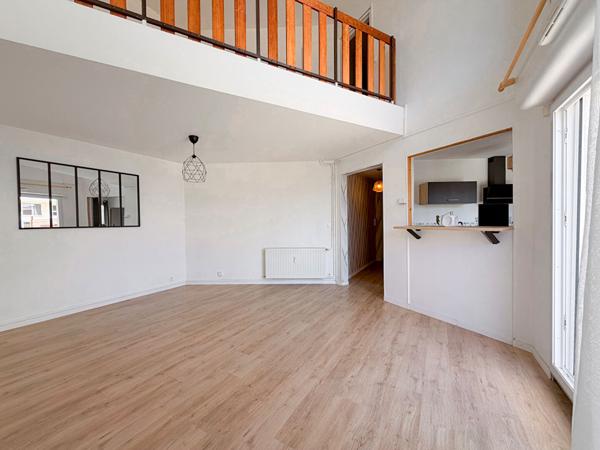 ANGERS - APPARTEMENT T3 DE 82 M² EN DUPLEX AVEC GRANDE TERRASSE ET STATIONNEMENT