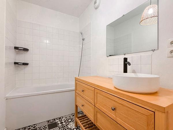 ANGERS - APPARTEMENT T3 DE 82 M² EN DUPLEX AVEC GRANDE TERRASSE ET STATIONNEMENT