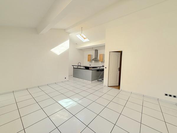A LOUER APPARTEMENT DE TYPE 3 DE 75 M2 - SECTEUR SAINT ANDRE DE CUBZAC , Saint andre de cubzac