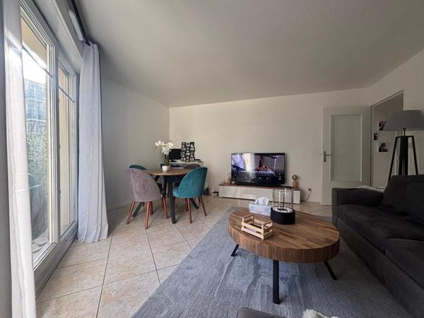 EXCLUSIVITÉ - APPARTEMENT "COUP DE COEUR" AVEC TERRASSE DE 30 m²