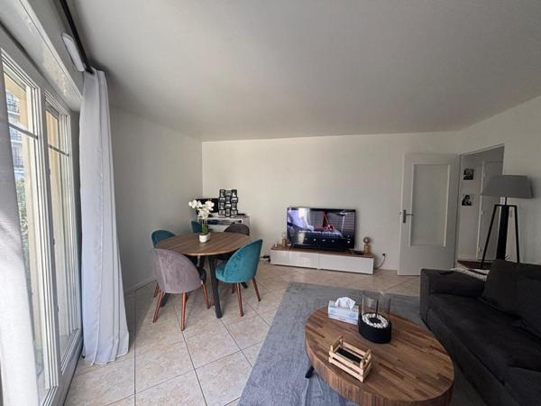 EXCLUSIVITÉ - APPARTEMENT "COUP DE COEUR" AVEC TERRASSE DE 30 m²