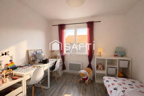 Les Abrets en Dauphiné, Maison moderne de plain pied de 2021, 4 chambres, garage, jardin.