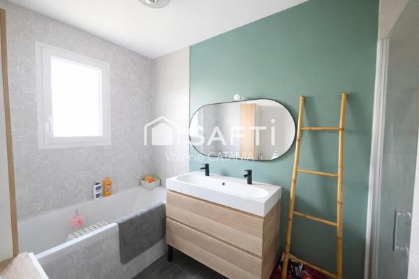 Les Abrets en Dauphiné, Maison moderne de plain pied de 2021, 4 chambres, garage, jardin.