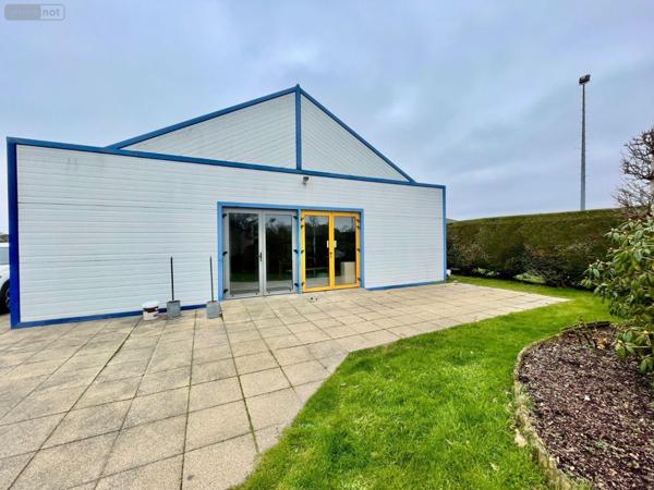 Entrepôt et bureaux à vendre à Ploumilliau dans les Côtes-d'Armor (22300), ref : A2-1070701